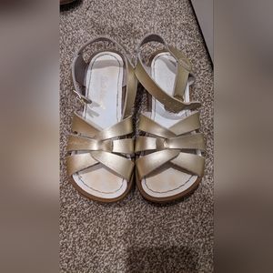 Saltwater sandals champagne